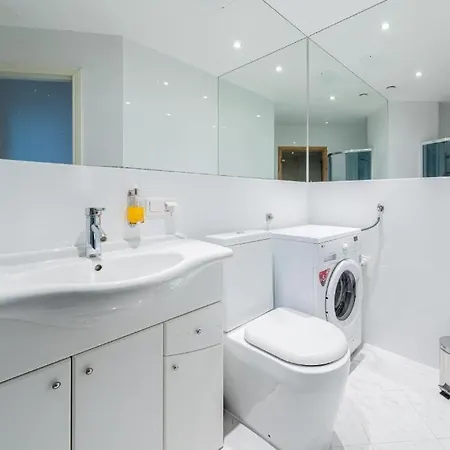 Rentigal Near Old Town Apartment