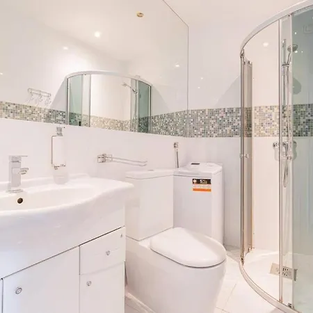 Rentigal Near Old Town Apartment