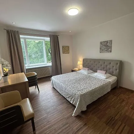 Rentigal Near Old Town Daire *